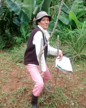 Beatriz Garcia Instagram - A última foto é a melhor! 🤣❤️

80 anos espalhando alegria por onde passa, que sorte a minha ser sua neta! 
Obrigada por todos os ensinamentos e por ser meu exemplo de força e superação ❤️
Que a senhora continue alegrando as nossas vidas por muitos e muitos anos! 
Feliz aniversário vovó! 
Obrigada por tudo, sempre. 
Te amo ♾️
