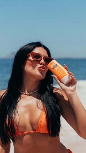 Beatriz Garcia Instagram - Já pensou se fosse fácil assim? 😁

A gente sabe que vida é muitooo melhor ao sol!
Tudo fica mais alegre, gostoso de viver! 
E com @cenouraebronze , você pode curtir o verão sem nenhuma preocupação! 

☀️ Tem alta proteção; resiste a água e suor; previne o envelhecimento precoce; preserva o colágeno e mais! 

A convite de Cenoura & Bronze e da maravilhosa @rafakalimann , resolvi participar do desafio: “A Vida é Melhor Ao Sol de Cenoura & Bronze” e mostrar para vocês, o quanto podemos aproveitar esse verão sem nenhuma preocupação! 

@cenouraebronze garante a proteção necessária, deixando a pele não somente iluminada, como linda também! Perfeito! 

E vocês? Me contem aqui, como estão aproveitando o verão, usando a hashtag #AVidaMelhorAoSol” ! 🧡

Publicidade