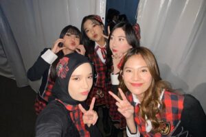 Beby Chaesara Instagram - Thank you Synchronize Fest udah undang JKT48 dan ex-gen 1. 

WKWK belakangan liatin jeketi seru banget kalau perform off-air, dalam hati pengen deh balik perform lagi. Eh, beneran kesampean! 

Seru banget ✨

Kapan-kapan lagi, gak? HAHA