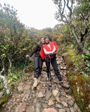Beby Chaesara Instagram - Jaka Sembung naik gunung..
Lah, sama dung.