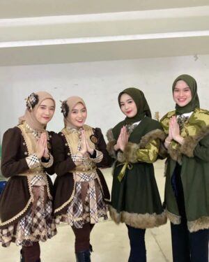 Beby Chaesara Instagram - #JKT4810thAnnivConcert 
Sehari penuh kenangan, di Istora Senayan.

Ternyata tak hanya akan membuka audisi generasi 11, JKT48 pun membuka cabang syariah, eksklusif hanya sehari!