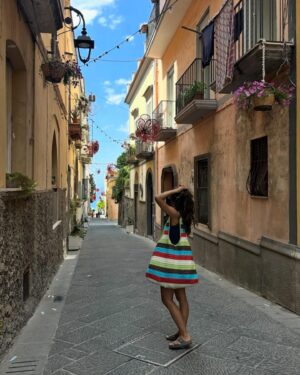 Begoña Vargas Instagram - Disfrutona por las costas italianasss 🍝🇮🇹