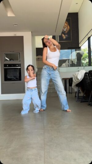 Bela Fernandes Instagram - Ela gosta dessas trend de maluco ahhahahahahah @antonellafernandesoficial