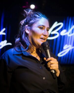 Belén Mora Instagram - Tremenda presentación, de una de las parejas más famosas en Chile, 
quienes "Aún no están casados"💍 jajajaja,😅 
Belén y Toto en Puerto Montt.
Algunas imágenes de este espectacular show📸🤭

📸 @fotovi_estudio 👈
