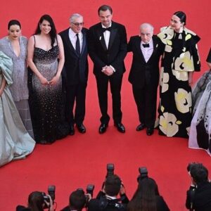 Belgin Inal Instagram - Magische Cannes 🔥, Dit jaar met Jonny Depp

Jonny depp
Michael Douglas
Julia Moore
Leonardo dicaprio
Robert de Niro 
Woody Allen
Steven Spielberg 
Harrison Ford 
Jennifer Lawrence
Jesse plemons
Jad Law
The weekend Lily Rose (dochter van Johnny Depp)
Catherine Zeta-Jones

En zelfs nog meer beroemdheden als ik ze tegenkom alsnog weet ik niet wie@ze zijn….
Iets persoonlijker post komt nog.. tot@nu toe was meer van hollen van een film naar de anderen.. programma is zo vol en ik kan niet eens bijhouden. Ieder dag is een verrassing. Vandaag is beetje bewolkt maar ondanks dat alles gaat in volle gang. Nog een week te gaan….🎬🥂