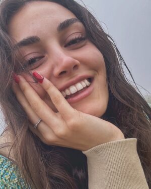 Belgin Şimşek Instagram - Çiğ yağıyor 🐛🍀