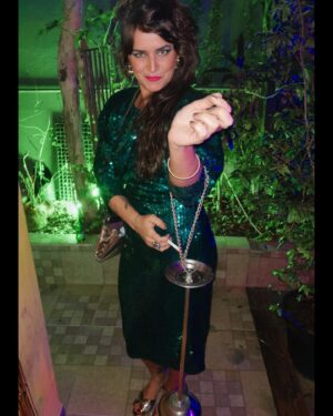 Bella Camero Instagram - Uma noite no motel 🪩❤️‍🔥 

cobertura por @tamarasalazar