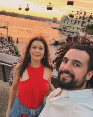 Bellamy Young Instagram - Oooh, @littleislandnyc , you sure are pretty! 🥰 Hope everyone is headed into a terrific weekend. Much love!💗❤️💗