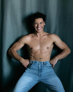Belmont Cameli Instagram - I hope this email finds you well! 

photo: @mekhiturner
hmu: @remba_ 
style: my jeans