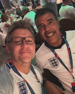 Ben Shephard Instagram - Right so it’s I’ve just found out it’s #WorldFriendshipDay and as @ITV are continuing their brilliant #BritianGetTalking campaign to help us all with our mental health - nothing better than a chat with a mate to get things off your chest, so with that in mind @chris_kammy how about we go an a mate date - reminisce over the Euros and start planning for next season?? #COYI ⚒️⚒️⚒️ #TakeAMateOnADate