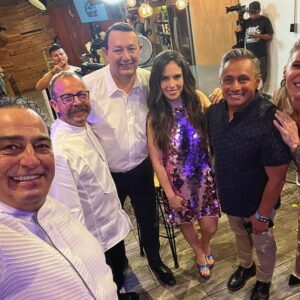 Benito Molina Instagram - Y colorín colorado... ¡Qué honor haber sido parte del equipo TUDN durante las Olimpiadas! Un enorme agradecimiento a todo el equipo de producción y a mis compañeros, con quienes compartimos momentos inolvidables. Felicidades a Marisol @yosisoymarisolpink  por tu merecido triunfo. Espero que nos volvamos a encontrar pronto en la pantalla chica 📺🤘🏽🍏