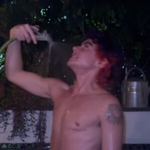 Benjamin Damini Instagram - dump de abril y março y fevereiro pq eu perdi as datas 🤪 mas antes tarde do que nunca né? 

1. quinquagésimo segundo benversário
2/3. quem te vê quem te viu
4. primeira marsha transmasculina de sp
5. camuflagem de alto nível
6. isso configura acidente de trabalho?
7. primeira audiência estadual sobre transmasculinidades
8/9. galinhas inseguras y desidratadas
10. banho de mangueira na lua crescente despedida de verão