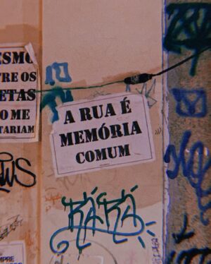 Benjamin Damini Instagram - 🏳️‍⚧️ olha o translindo passando no seu feed 🏳️‍⚧️

2. ben sua crush tá vindo aja naturalmente
3. pézinhos dançantes na sapuca feat. meia que roubei do meu personagem
4/5. sou meio obcecado por horas iguais
6. aruaémemóriacomum.jpg