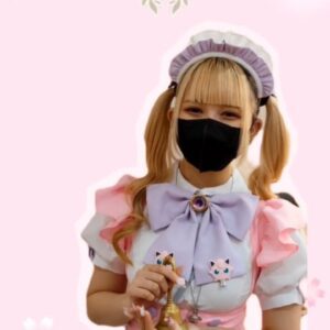 Benjamin Daniel Instagram - On était au @maidcafe_magicaltwintail avec @elisa_phantomhive & @squaretune pour un goûter Kawaii ! J'avais encore jamais testé et je suis pas déçu, bien sûr, ça se passe à Akiba ! Encore bravo pour le Gundam ! Et merci de l'invitation !
