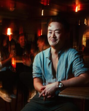 Benjamin Law Instagram - g’day sydney i am now officially the face of drinking in moderation (if you saw me at late night queer dance the other weekend shut up)

real talk: i’m here alongside queer lovelies @girlwhereyouat @rudyjeanrigg and @kirstywebeck to hover over you like benevolent queer emerging elders on bus stops across sydney to gently remind fellow gaylords that:

* yes booze is delicious but
* queers drink more that cis-het people on average 
* over 4 drinks a day or 10 per week increases your risk of cancer 

so have fun, stay within guidelines, and let’s be cool and supportive with each other about reducing booze intake or going plain booze-free 😘

follow @canwe.org.au for more info 🤙🤙🏿🤙🏼

__

📸: the talented AF @jeffandersenjnr who you should follow rn; campaign courtesy of community heroes @aconnsw; thanks to fave local queer bar @imperialerskineville for letting us shoot inside you (so to speak)