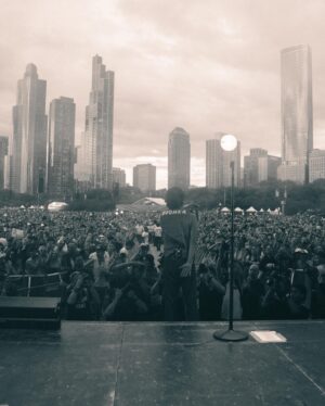 Benson Boone Instagram - @lollapalooza I love every second of you

📸: @shaydenschoonover 1,2
@mclean.long 3-9