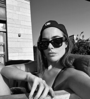 Bensu Soral Instagram - Funday 🌴🌞🥤