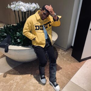 Bentley Green Instagram - Stuck @ the top