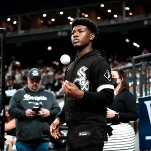Bentley Green Instagram - The Kid that did 💫 , 

special thanks to @whitesox & @holtmccallany for making this happen. FIRST PITCH !
@61ststreet next year 
📸: @michaelhicksjr