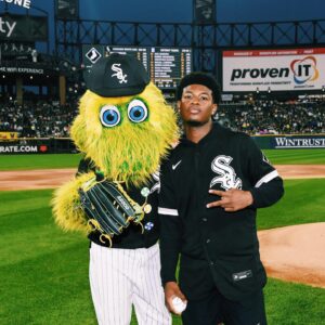 Bentley Green Instagram - The Kid that did 💫 , 

special thanks to @whitesox & @holtmccallany for making this happen. FIRST PITCH !
@61ststreet next year 
📸: @michaelhicksjr