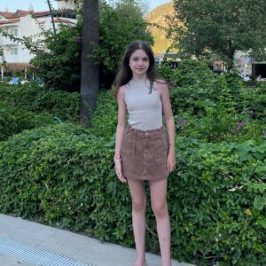 Beren Gençalp Instagram - 🤎🤎🤎