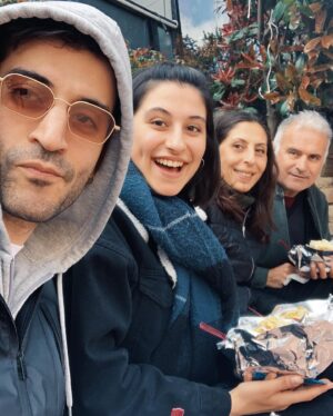 Berkay Tulumbacı Instagram - Güzel annemiz.. canımız ♥️ iyi ki doğdun sen..seni çok seviyoruz.. iyi ki doğmuşsun da herkes beni tanıma fırsatı bulm… falnbdnfnfn 🪬 @ftv1967