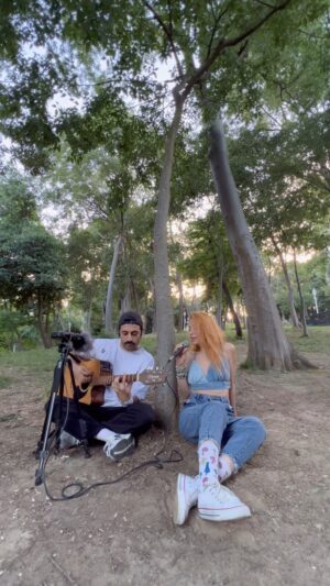 Berkay Tulumbacı Instagram - Kanatlanıp uçsııııaaaaağğğnnn, okuşu da tutsığaa.. 🕊
#martı ya teşekkürü borç biliriz.. Hm? 🖤 @berkaytulumbaci