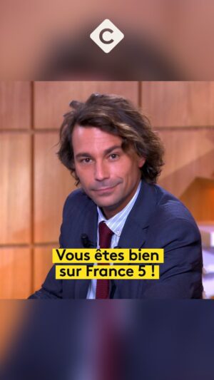 Bertrand Chameroy Instagram - Breaking news : vous êtes bien sur France 5 avec @bertrand.cham... 🙈

#CàVous #CaVous