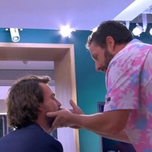 Bertrand Chameroy Instagram - Thanks for the beard massage @adamsandler 💆‍♂️