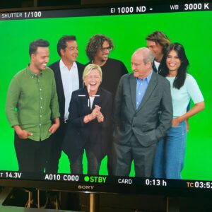 Bertrand Chameroy Instagram - Guess who's back...
J-7
#CàVous