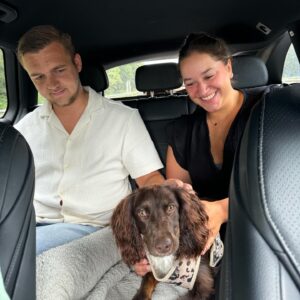 Beth Mead Instagram - Travel days with these beauties 🏖️ ☀️ 🐾