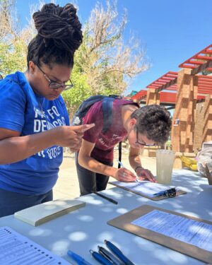 Beto O'Rourke Instagram - Amazing week of registering voters at El Paso Community College. Thanks to the team of volunteers — Valerie, Doris, Kim, Alejandro and Rene — for doing the work!

Registration events happening all over Texas, sign up to volunteer at link in bio!