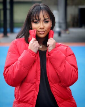 Betsy Camino Instagram - Nuevo Catálogo TD para Damas 🙌

El vestuario perfecto para tu uso diario de manera cómoda y versátil, que podrá adaptarse a todas tus actividades 💪

Polerones en variedad de modelos, Primera Capa, Calzas con Polar, parkas térmicas, micropolar  y Chaquetas acolchadas los podrás encontrar con envio a todo Chile en www.tdeportes.com 

Además si eres cliente TD solicita tu descuento preferencial por mensaje 😎📲

📷 @betsycamino
