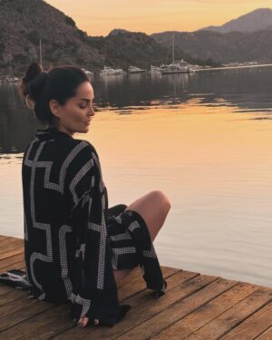 Betül Şahin Instagram - before sunrise🤍