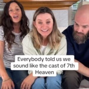 Actress Beverley Mitchell HD Instagram Photos and Wallpapers August 2024