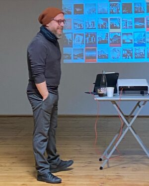 Beyti Engin Instagram - Berlin’de 5 gün süren Karakter Tasarım Workshop’u yine yeni anılar, karakterler ve kahkahalarla doluydu… 

Bizi ağırlayan @matteacavic ve @chubbuckstudioberlin e ve yardımlarını esirgemeyen @nuri.kalfa ’ya çok teşekkür ederiz… 

En kısa sürede yeniden buluşmak üzere ✌🏻
