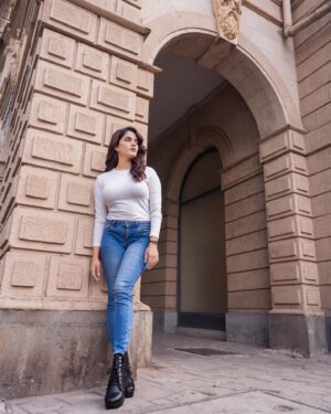 Bhagyashree Mote Instagram - Choosing my rest of life to be the best of my life!🤍
.
.
.
#positivity #look #fresh #blessed #mindset #inspired #girlnextdoor #freshness #gratitude