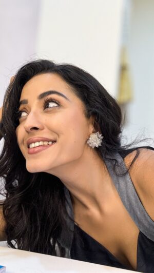Bhaweeka Chaudhary Instagram - Apna Khanna share nhi kar sakti mai sorry 🤞🥹

#trendingaudio