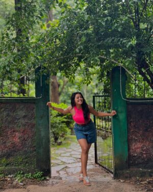 Bhaweeka Chaudhary Instagram - Raindrops gently fall on lush, emerald leaves, enhancing the vivid greenery and creating a serene symphony of nature’s beauty.