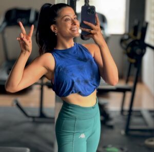 Bhaweeka Chaudhary Instagram - 16 ka DOLLA 

#fitnessmotivation