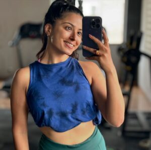 Bhaweeka Chaudhary Instagram - 16 ka DOLLA 

#fitnessmotivation