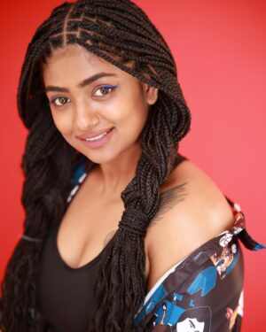 Bhoomi Shetty Instagram - Charting my own path, proud of the life I’m building and the places I’m exploring. With each new journey, I discover more about myself and the world around me. Embracing the adventures and challenges along the way, I’m crafting a life that’s uniquely mine. Celebrating every step of this extraordinary voyage!
Cheers to Life🥂
.
.
.
.
.
.
.
.
.
#alittlebrowngirl #bhoomishetty #actor #biker #loveislove #braids #live #life #explore #gratidão #instagram