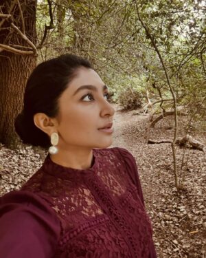 Bhoomi Trivedi Instagram - When in London , photo trail 💐