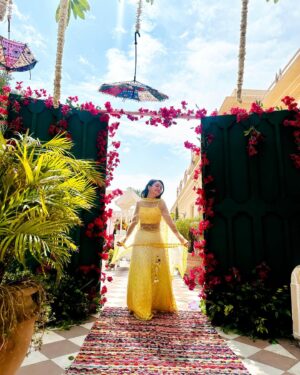 Bhoomika Mirchandani Instagram - Song so apt! 😂

#haldioutfit #sukar