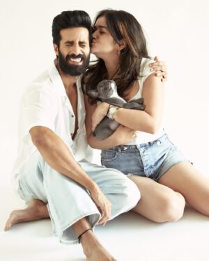 Bhuvan Arora Instagram - Our Brindle of Joy 🧿❤️
@misspompomarora 
.
📷- @priyamdhar 
.
#shukrana