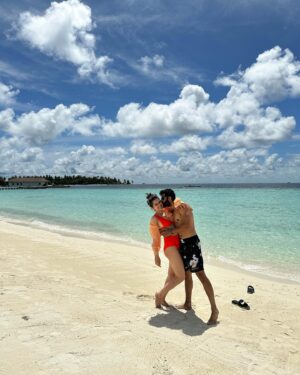 Bhuvan Arora Instagram - Us🧿❤️
#maldives #photodump