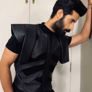 Bhuvan Arora Instagram - ♟️♠️
Outfit - @_chandrakant_sonawane_ 
.
.
#aboutlastnight #filmfareottawards
