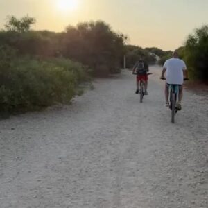 Biagio Antonacci Instagram - Sicilia, mi occupi sempre uno spazio importante e io, felice, ci vivo dentro. Ci vediamo domani per la prima a Taormina.
