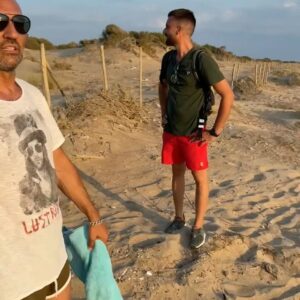 Biagio Antonacci Instagram - Sicilia, mi occupi sempre uno spazio importante e io, felice, ci vivo dentro. Ci vediamo domani per la prima a Taormina.