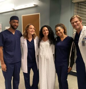 Bianca A. Santos Instagram - Thursdays became sacred! Thank you for tuning into @greysabc through the #Greys400 Finale! So grateful for the experience and the incredible talents I got to work with! 
•
*slides contain spoilers so catch up on Hulu if you know what’s good*